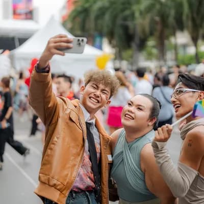 bangkok pride lockt mehr als 5