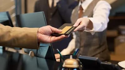 Hotels increasingly require credit cards at check-in