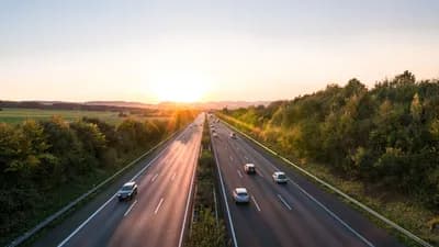 Kennen Sie eigentlich die „20‑Sekunden‑Regel“ auf Autobahnen?