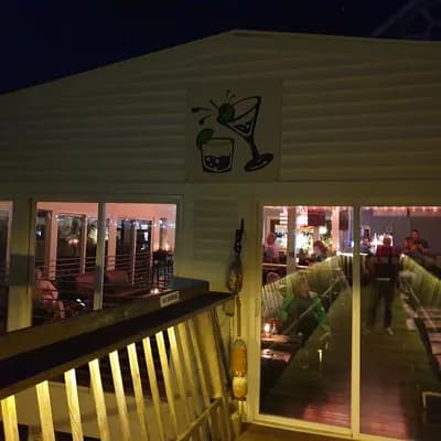 Harbor Lounge