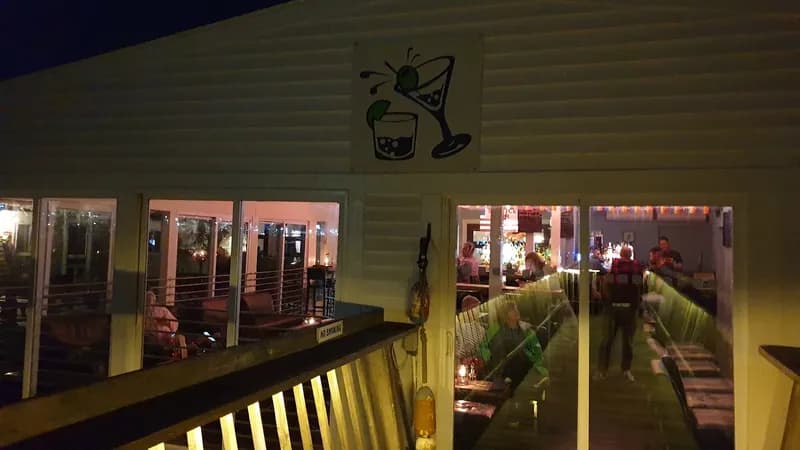Harbor Lounge