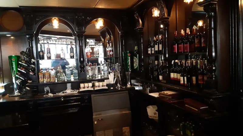 Harry's Pub