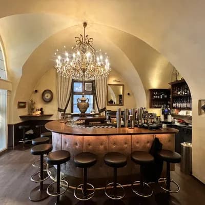 Dom Cafe-Bar
