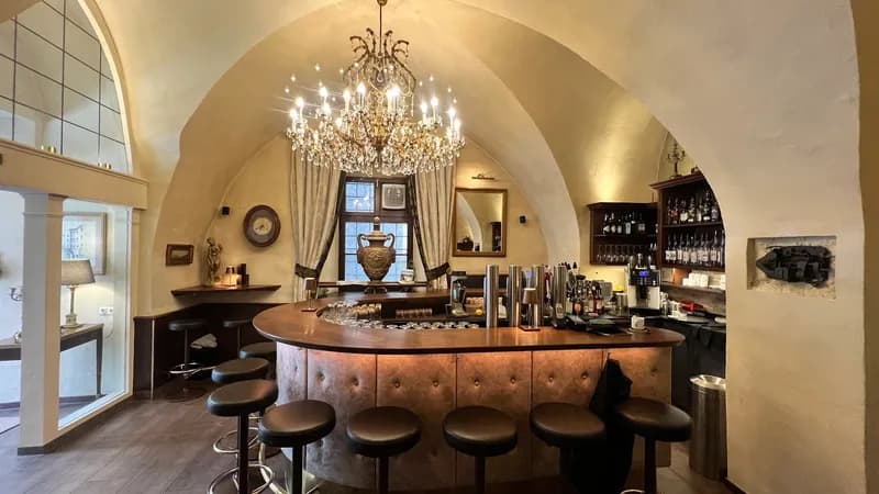 Dom Cafe-Bar