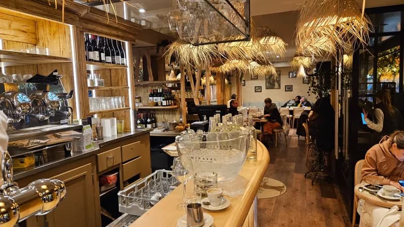 Le Village Café