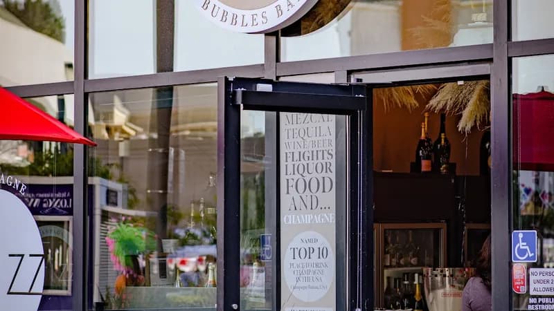 Fizz Champagne & Bubbles Bar