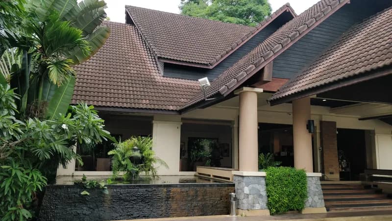 Laluna Hotel and Resort