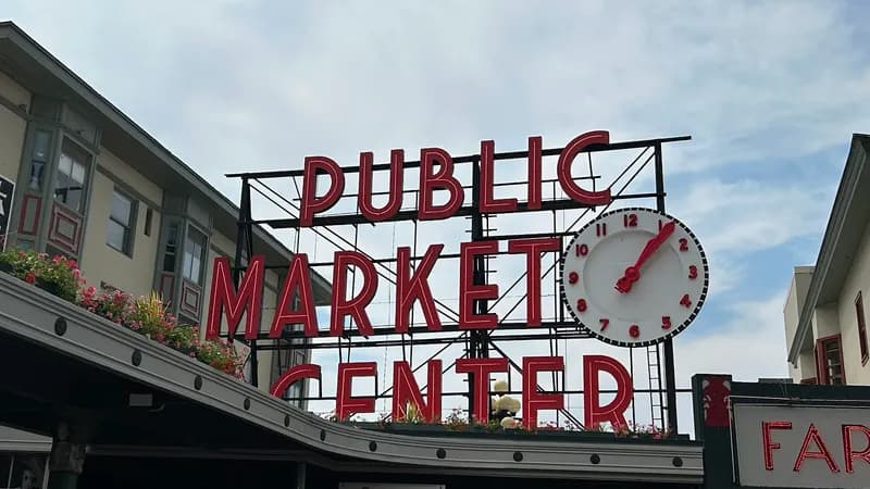 Pike Place Pigs