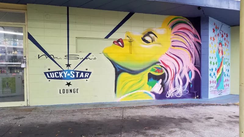 Lucky Star Lounge