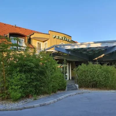 Penzion Kračun & Ob železnici
