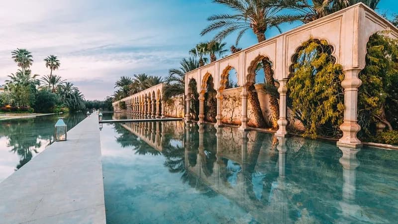 Palais Namaskar