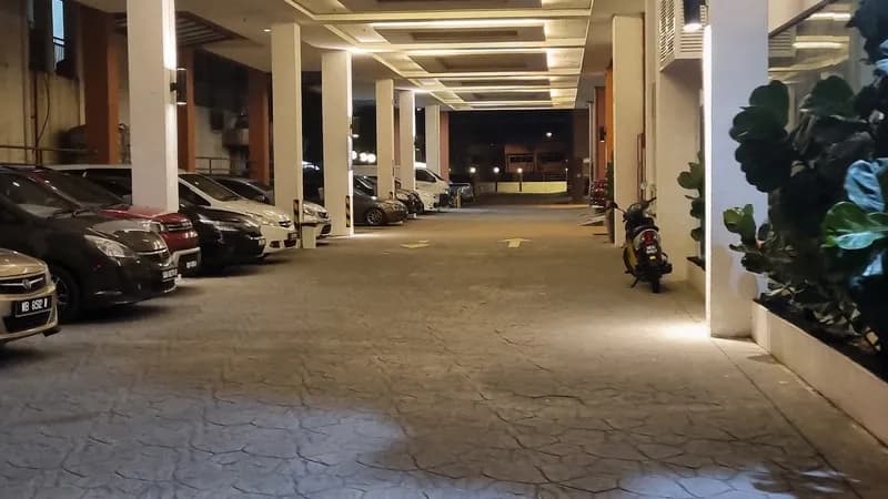 Hallmark Crown Hotel