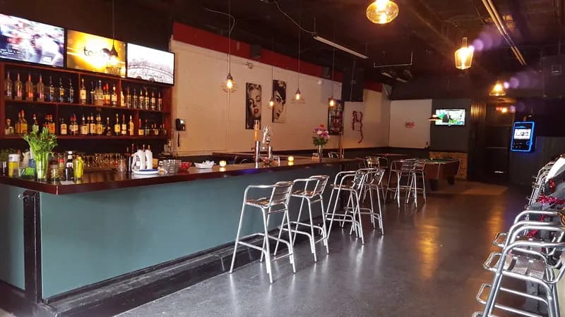 The Q Lounge