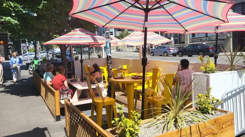 Plum Bistro