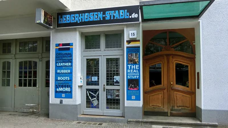 LEDERHOSEN-STADL
