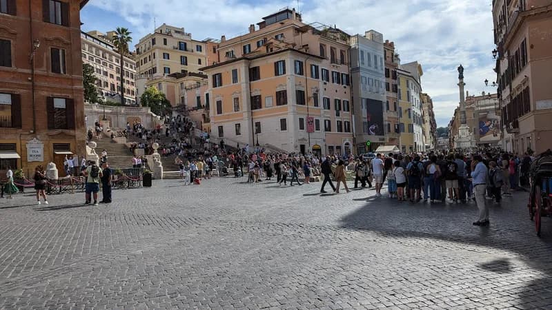 Crossing Condotti