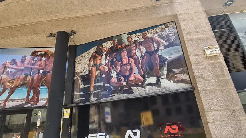 ES Collection / Addicted (Barcelona)