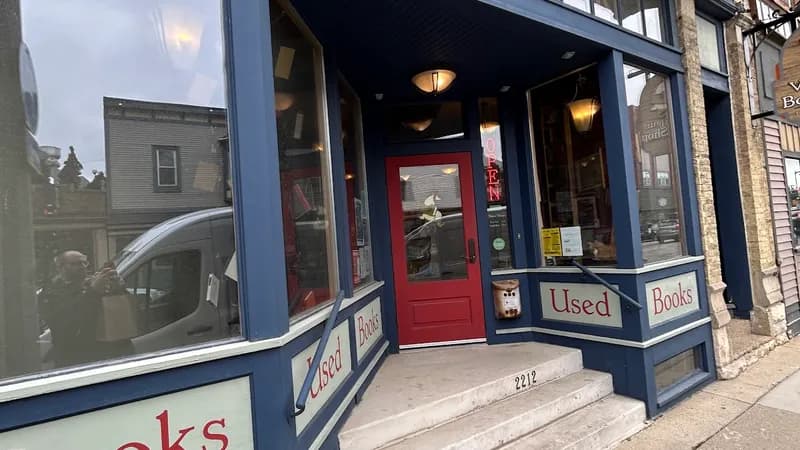 Voyageur Book Shop