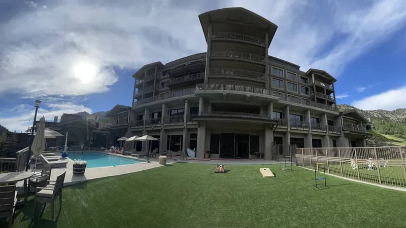 Snowpine Lodge
