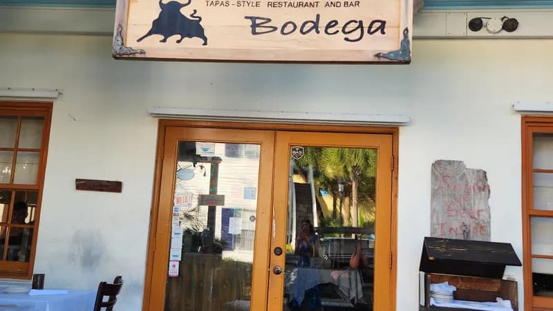 Santiago's Bodega