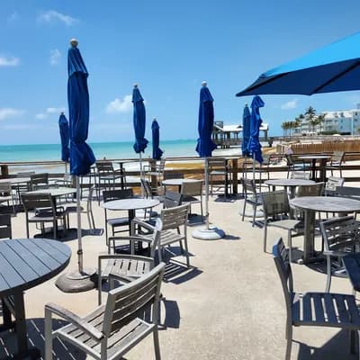 Afterdeck Bar at Louie’s