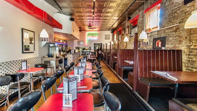 The Chicago Diner, Lakeview