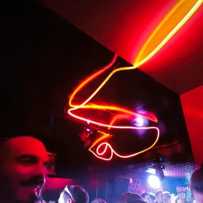 Enola bar club