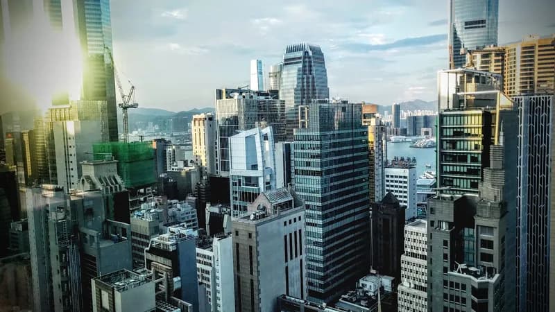 33 Wyndham Street (formerly LKF Tower)