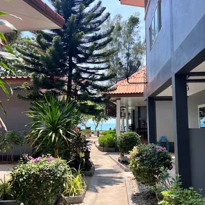 Maenam Villa