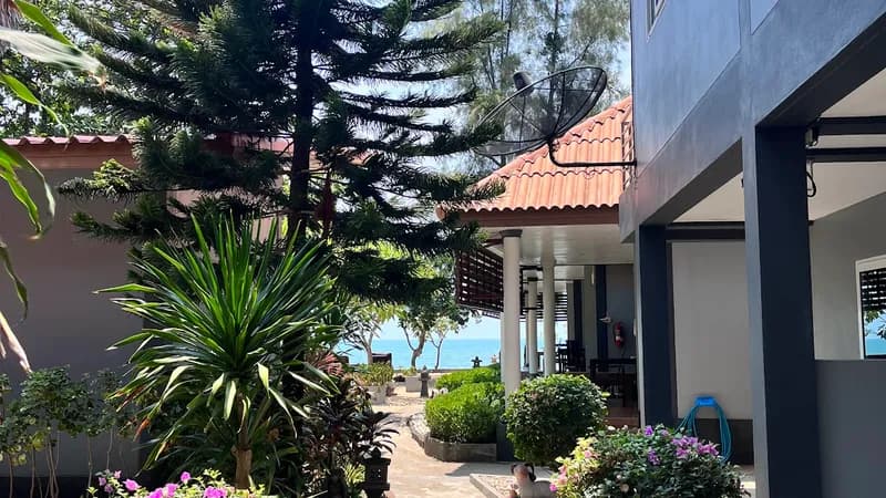 Maenam Villa