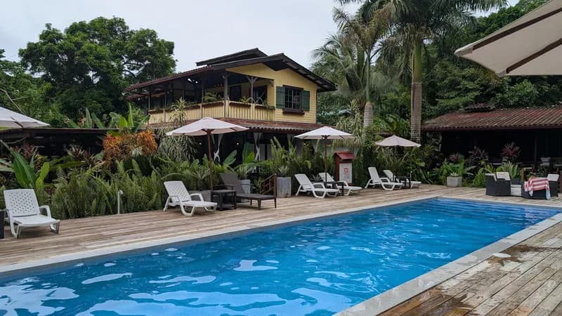 Island Plantation Hotel, Bar & Restaurant