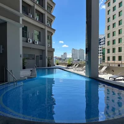 Mandarin Plaza Hotel