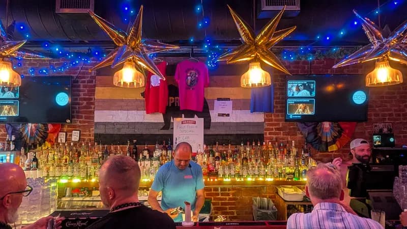 Uproar Lounge & Restaurant