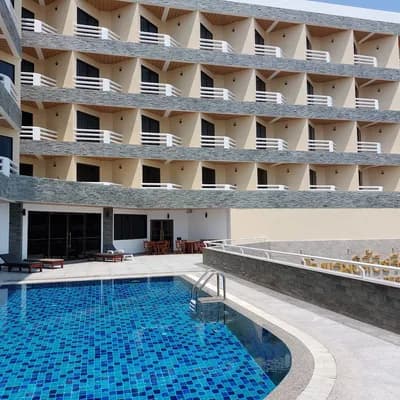 City Beach Resort