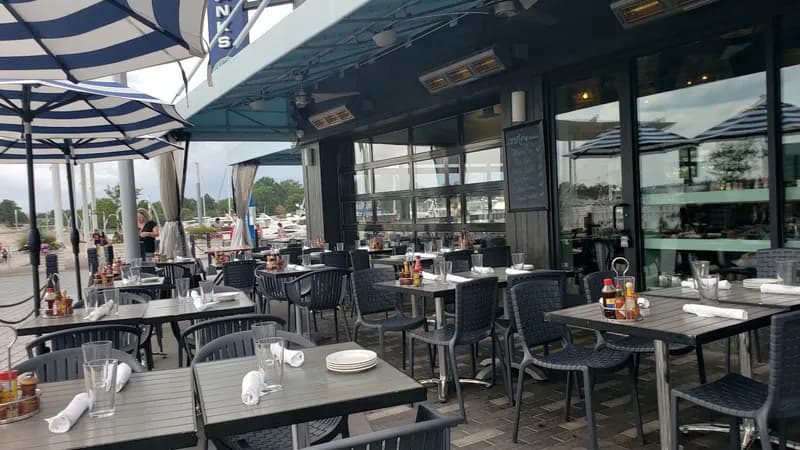 Hank's Oyster Bar