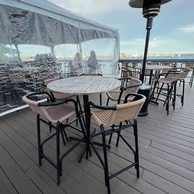 Aqua Bar