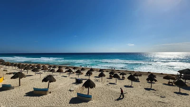 Playa Delfines