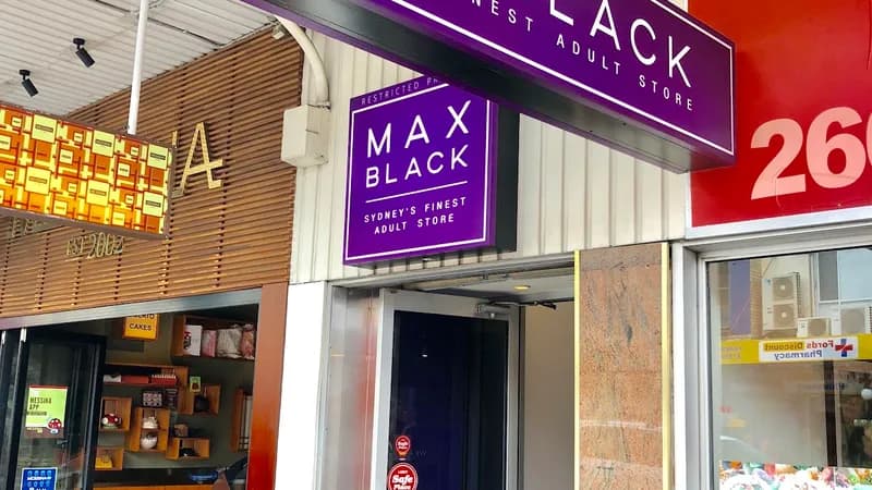 MAX BLACK