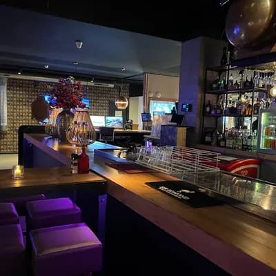 Bally's Bar, Grill & Bowling