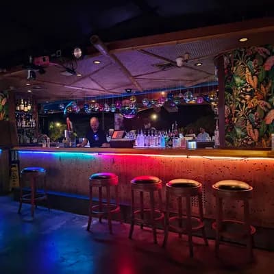 Hula’s Bar & Lei Stand