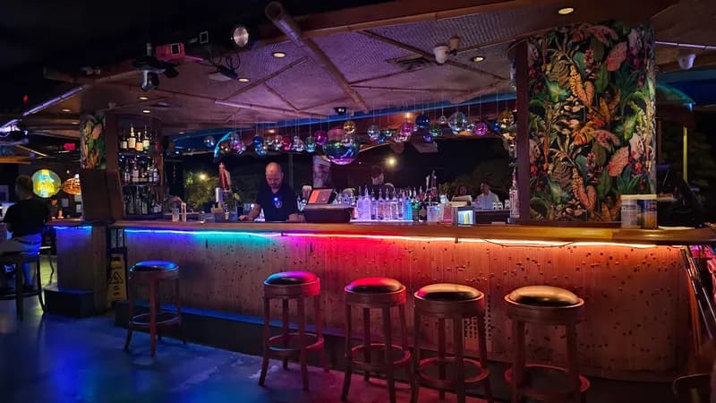 Hula’s Bar & Lei Stand