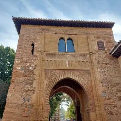 Puerta del Vino