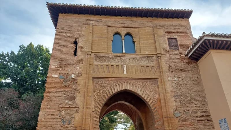 Puerta del Vino