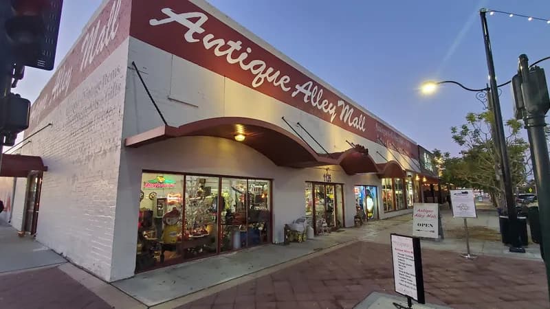 Antique Alley Mall