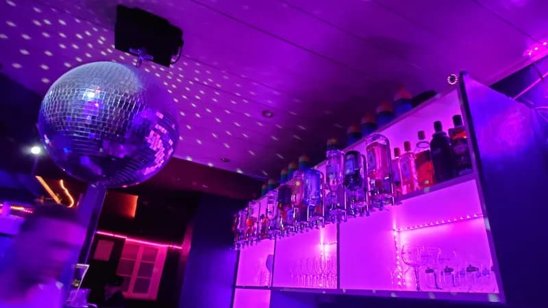 Mexxx Gay Bar
