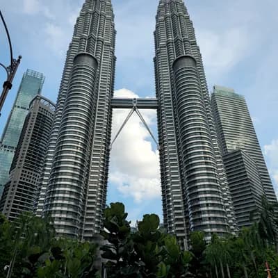 Tours Petronas