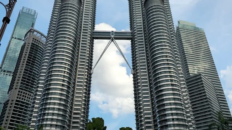 Tours Petronas