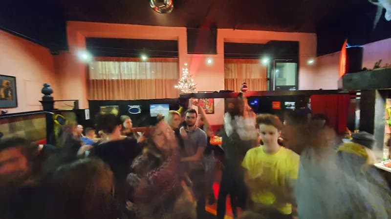 Bar Ikarus