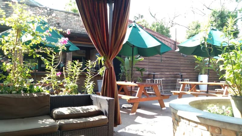 JR's Bar & Grill