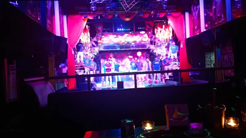 The One 690 Entertainment Bar